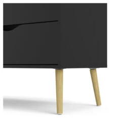 Delta Kommode 4 Skuffer - Eikelook/Matt Sort -UNOLIVING Butikk delta kommode 4 skuffer egelookmat sort kommoder TV05194 6 e199