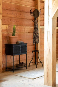 Dutchbone - Denver Kabinet Low - Gråsvart 24 Dutchbone - Denver Kabinet Low - Gråsvart -UNOLIVING Butikk dutchbone denver kabinet low graasort vitrineskabe DB00356 12 43d6