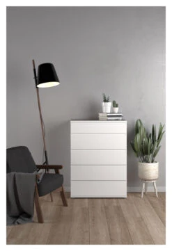 Nova Kommode - Hvit - 106,6x76,8 -UNOLIVING Butikk nova kommode hvid kommoder TV04527 5 12d1