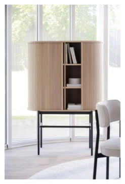 Haddington Skap - Hvitpigmentert Eik 7 Haddington Skap - Hvitpigmentert Eik -UNOLIVING Butikk rowico home haddington skab hvidpigmenteret eg RW02534 2 6ab8