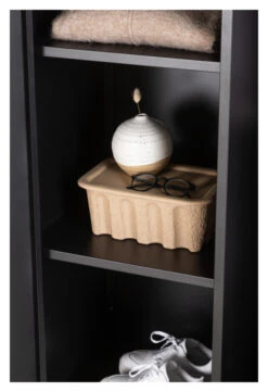 Piring Garderobeskap - Sort -UNOLIVING Butikk venture design piring garderobeskab sort VD02069 9 1863