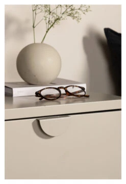 Piring Nattbord - Beige -UNOLIVING Butikk venture design piring sengebord beige VD02065 6 0f36