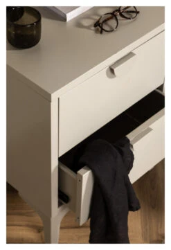 Piring Nattbord - Beige -UNOLIVING Butikk venture design piring sengebord beige VD02065 7 82c9