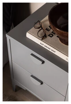 Piring Nattbord - Lysegrå -UNOLIVING Butikk venture design piring sengebord lysegraa VD02066 7 a4c7